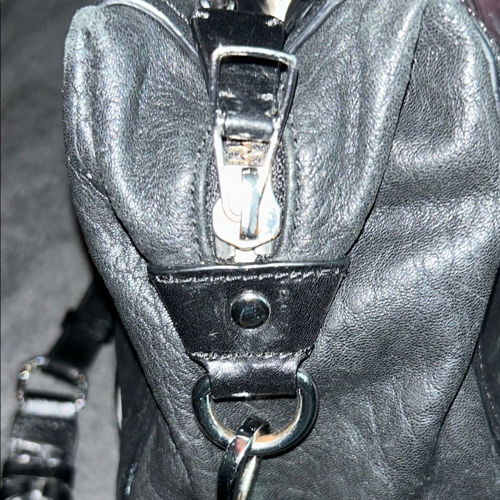 Olivia Harris Black Leather Duffel Bag with Modern Chain-Link Design - Picture 7 of 16